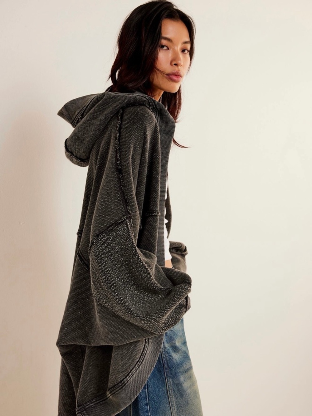Relaxed Raw-Edge Hooded Pullover in Charcoal - Women